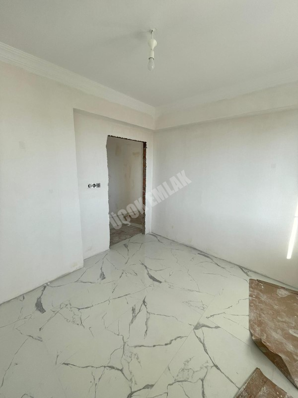 AFYON ÜÇOK EMLAKTAN HARBİŞ GAZİ MAH SATILIK SIFIR 3+1-- 2+1 DAİRELER