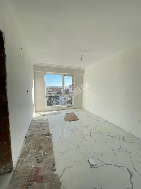 AFYON ÜÇOK EMLAKTAN HARBİŞ GAZİ MAH SATILIK SIFIR 3+1-- 2+1 DAİRELER