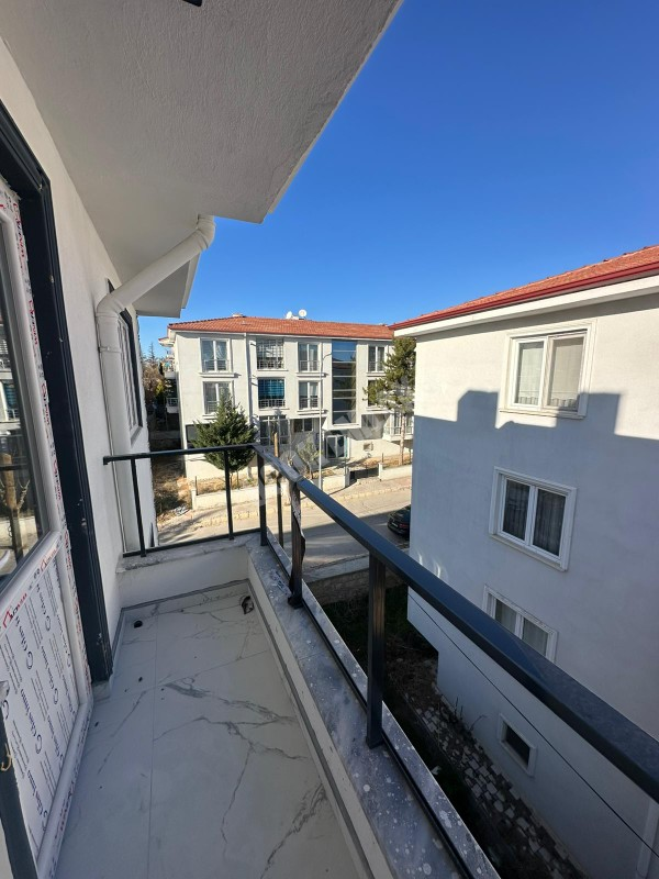 AFYON ÜÇOK EMLAKTAN  HARBİŞ GAZİ MAH SATILIK SIFIR 2+1 85M² DAİRE 