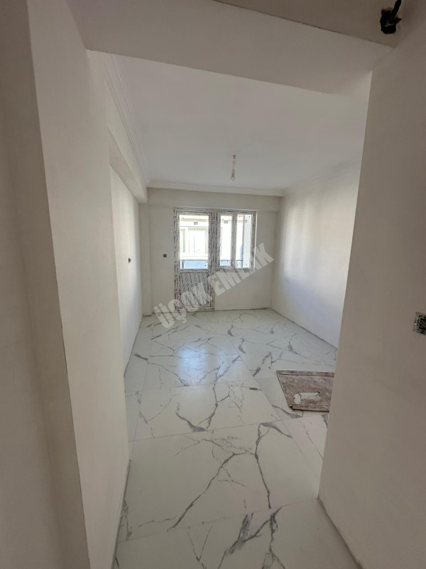 AFYON ÜÇOK EMLAKTAN  HARBİŞ GAZİ MAH SATILIK SIFIR 2+1 85M² DAİRE 