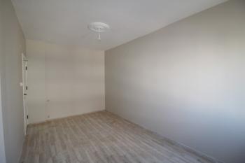 ASLAN'DAN MEZİTLİ MENDERES'TE GENİŞ METRAJLI, MASRAFSIZ 3+1