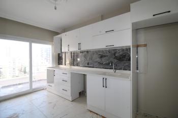 ASLAN'DAN MEZİTLİ MENDERES'TE GENİŞ METRAJLI, MASRAFSIZ 3+1