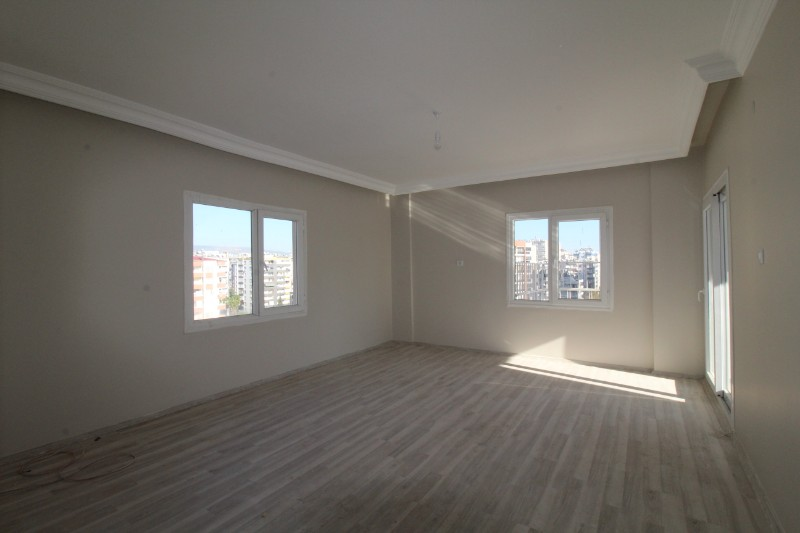 ASLAN'DAN MEZİTLİ MENDERES'TE GENİŞ METRAJLI, MASRAFSIZ 3+1