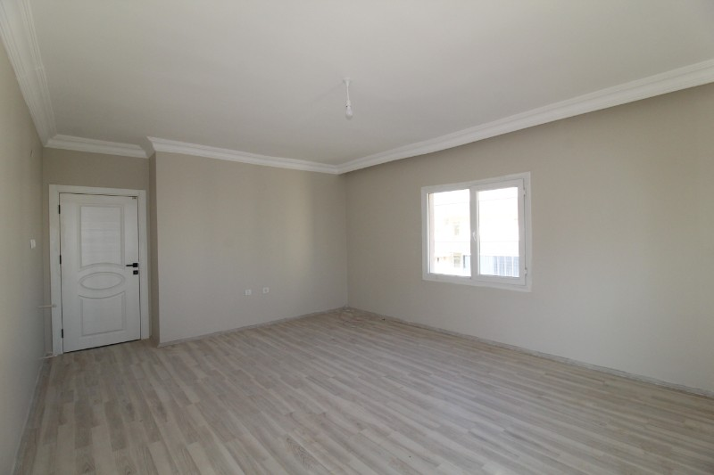 ASLAN'DAN MEZİTLİ MENDERES'TE GENİŞ METRAJLI, MASRAFSIZ 3+1