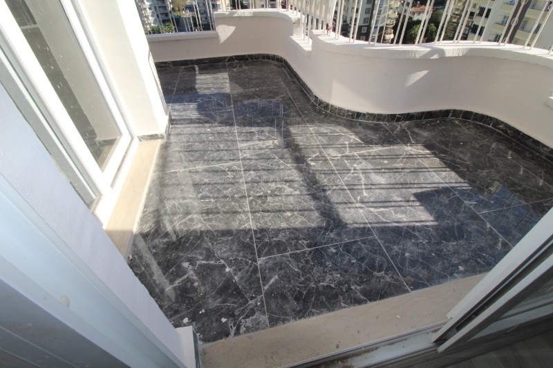 ASLAN'DAN MEZİTLİ MENDERES'TE GENİŞ METRAJLI, MASRAFSIZ 3+1