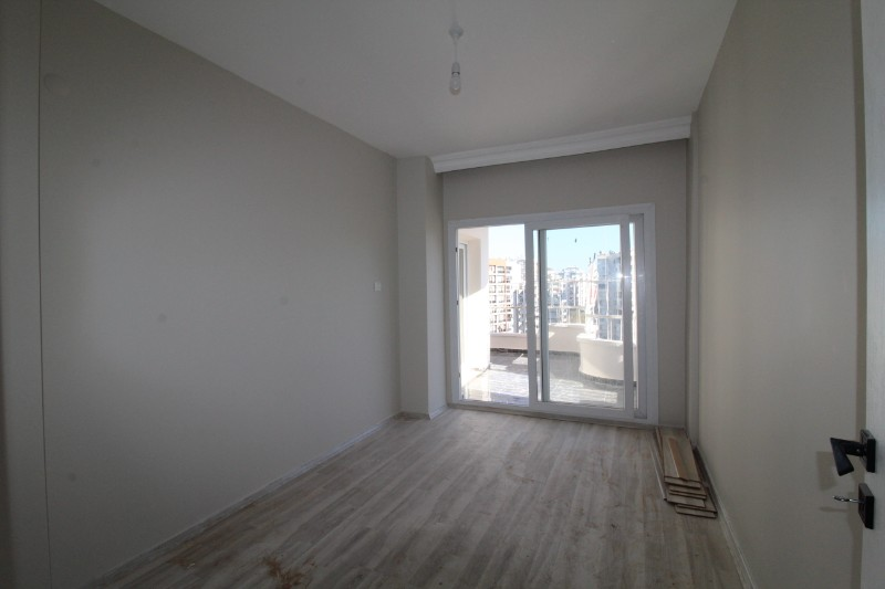 ASLAN'DAN MEZİTLİ MENDERES'TE GENİŞ METRAJLI, MASRAFSIZ 3+1