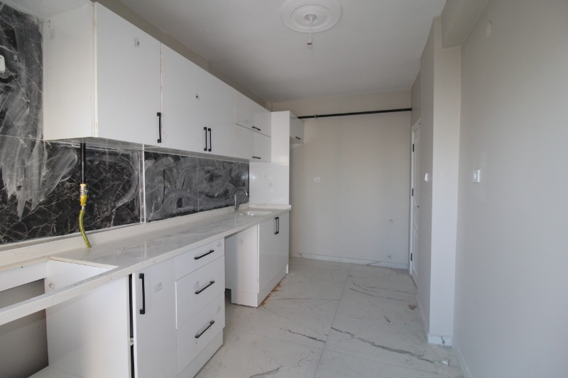 ASLAN'DAN MEZİTLİ MENDERES'TE GENİŞ METRAJLI, MASRAFSIZ 3+1