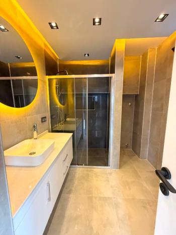 500 M² Üzerinde Satılık 4+1 Tam Müstakil Villa