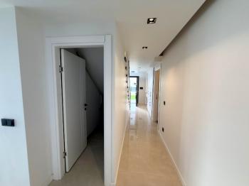 500 M² Üzerinde Satılık 4+1 Tam Müstakil Villa