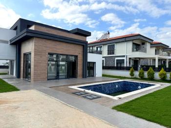 500 M² Üzerinde Satılık 4+1 Tam Müstakil Villa