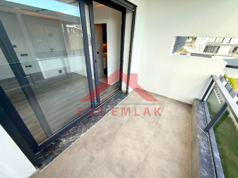 500 M² Üzerinde Satılık 4+1 Tam Müstakil Villa