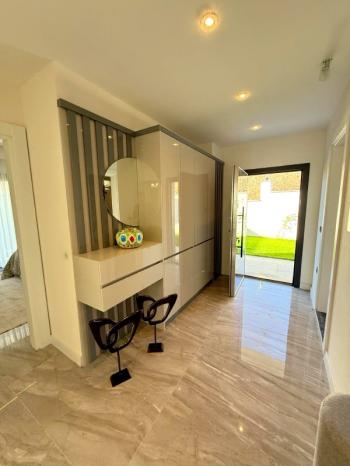 Didim Hisar Mahallesi’nde Satılık 4+1 Lüks Villa