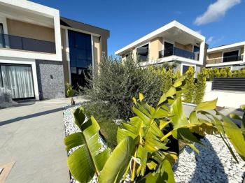 Didim Hisar Mahallesi’nde Satılık 4+1 Lüks Villa