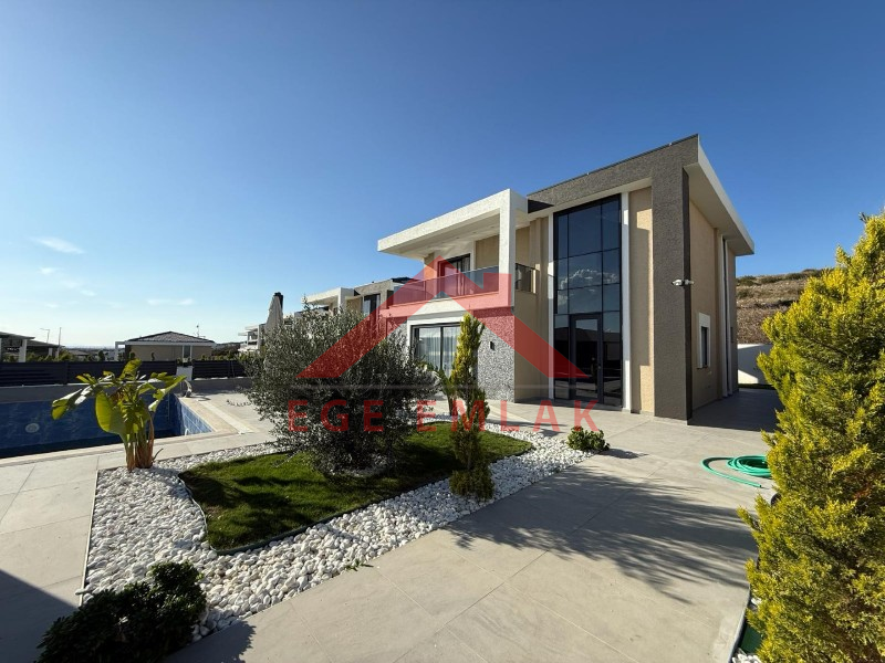 Didim Hisar Mahallesi’nde Satılık 4+1 Lüks Villa