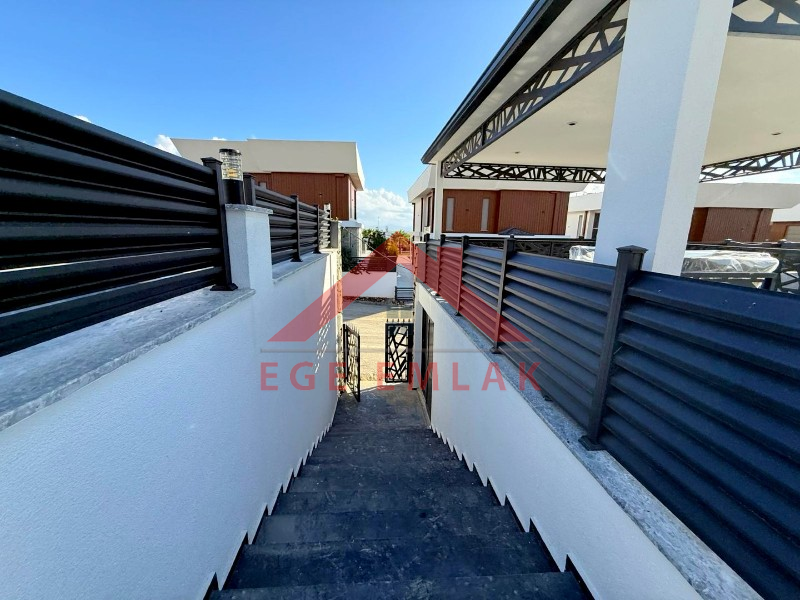 Didim Hisar Mahallesi’nde Satılık 4+1 Lüks Villa