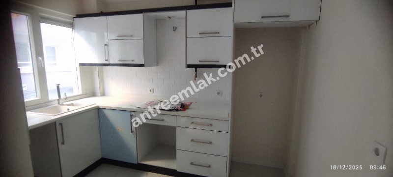 Antre Emlak'tan Kiralık Bozyaka Hastane Yanı Bahar Mahallesinde 3+1,Otoparklı Asansörlü Doğalgazlı Sıfır Daire