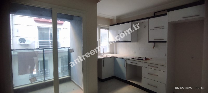 Antre Emlak\\\\\\\\\\\\\\\'tan Kiralık Bozyaka Hastane Yanı Bahar Mahallesinde 3+1,Otoparklı Asansörlü Doğalgazlı Sıfır Daire