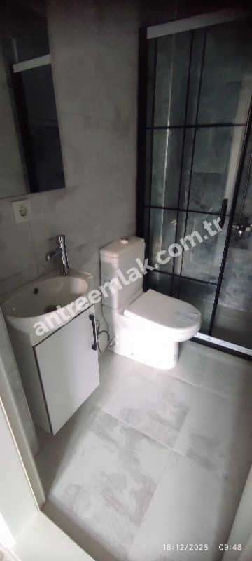 Antre Emlak'tan Kiralık Bozyaka Hastane Yanı Bahar Mahallesinde 3+1,Otoparklı Asansörlü Doğalgazlı Sıfır Daire