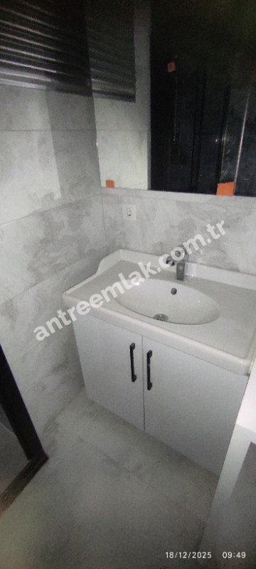 Antre Emlak'tan Kiralık Bozyaka Hastane Yanı Bahar Mahallesinde 3+1,Otoparklı Asansörlü Doğalgazlı Sıfır Daire