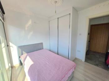 KKTC Girne Merkezde Çarşıya Yürüyüş Mesafesinde Deniz Manzaralı Satılık 1+1 Eşyalı Daire