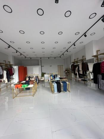 AFYON ÜÇOK EMLAKTAN KANLICA MAH İŞLEK CADDEDE LÜX  KİRALIK DÜKKAN