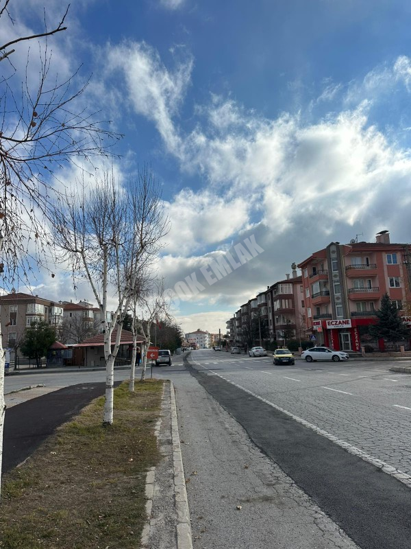 AFYON ÜÇOK EMLAKTAN KANLICA MAH İŞLEK CADDEDE LÜX  KİRALIK DÜKKAN