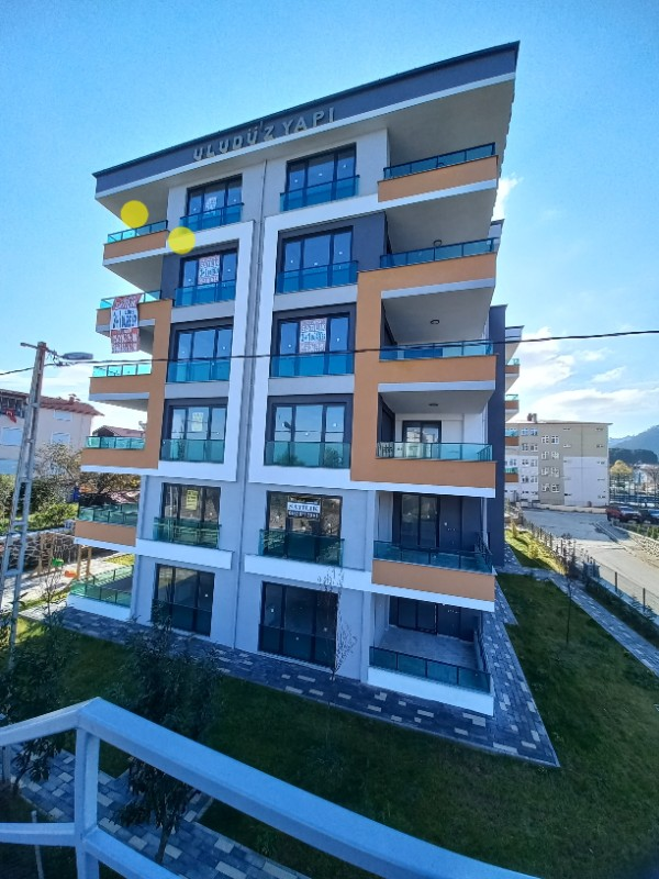 BEŞİKDÜZÜ ADACIK'TA SATILIK 3+1 DAİRE 