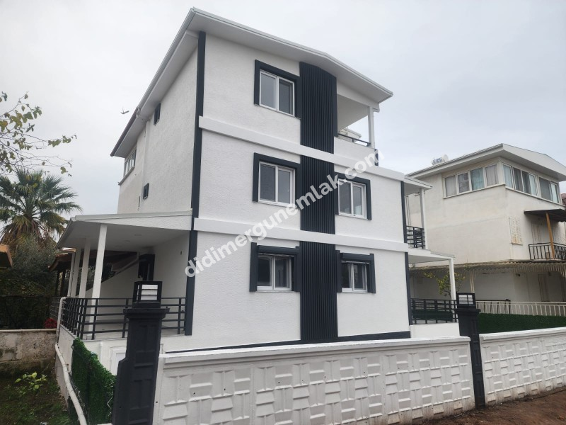 DİDİM ALTINKUM MAHALLESİ'NDE YEŞİLKENT YOLUNA YAKIN MASRAFSIZ MÜSTAKİL BAHÇELİ 4+1 SATILIK VİLLA