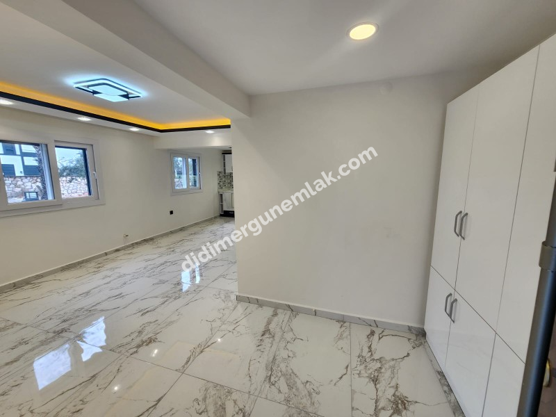 DİDİM ALTINKUM MAHALLESİ'NDE YEŞİLKENT YOLUNA YAKIN MASRAFSIZ MÜSTAKİL BAHÇELİ 4+1 SATILIK VİLLA