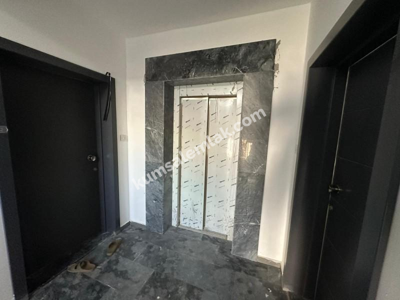 KÜÇÜK KAYMAKLI'DA ŞİRKETE  TAKSİTLİ SATILIK DAİRELER