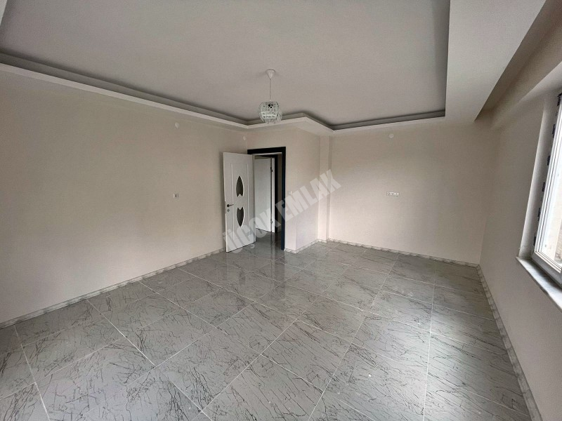 AFYON ÜÇOK EMLAKTAN MAREŞAL F ÇAKMAK MAH SATILIK 3+1 LÜX DAİRE