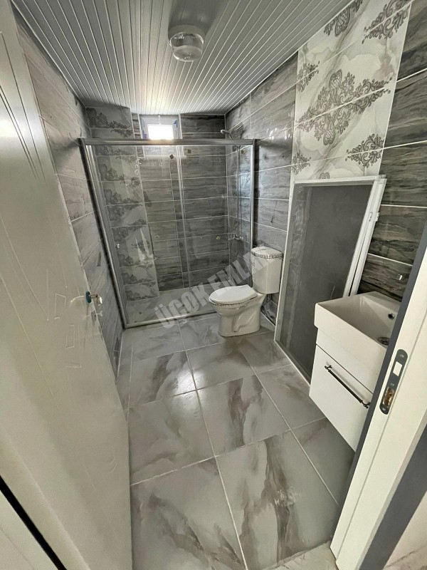 AFYON ÜÇOK EMLAKTAN MAREŞAL F ÇAKMAK MAH SATILIK 3+1 LÜX DAİRE