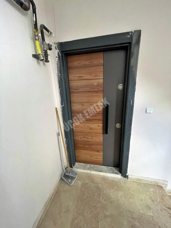 AFYON ÜÇOK EMLAKTAN MAREŞAL F ÇAKMAK MAH SATILIK 3+1 LÜX DAİRE