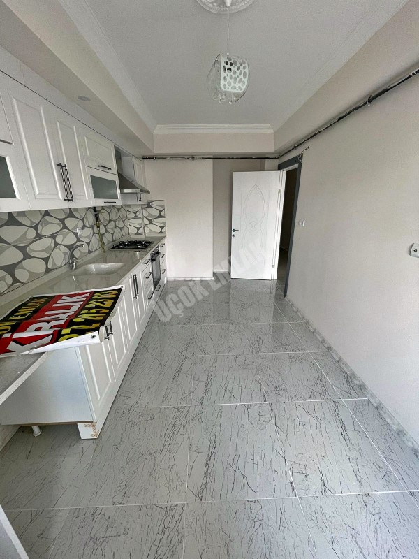 AFYON ÜÇOK EMLAKTAN MAREŞAL F ÇAKMAK MAH SATILIK 3+1 LÜX DAİRE