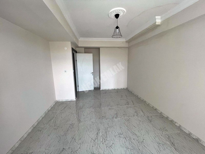 AFYON ÜÇOK EMLAKTAN MAREŞAL F ÇAKMAK MAH SATILIK 3+1 LÜX DAİRE