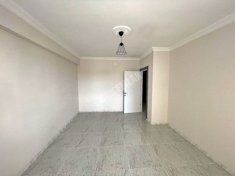 AFYON ÜÇOK EMLAKTAN MAREŞAL F ÇAKMAK MAH SATILIK 3+1 LÜX DAİRE