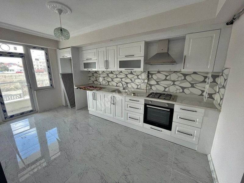 AFYON ÜÇOK EMLAKTAN MAREŞAL F ÇAKMAK MAH SATILIK 3+1 LÜX DAİRE