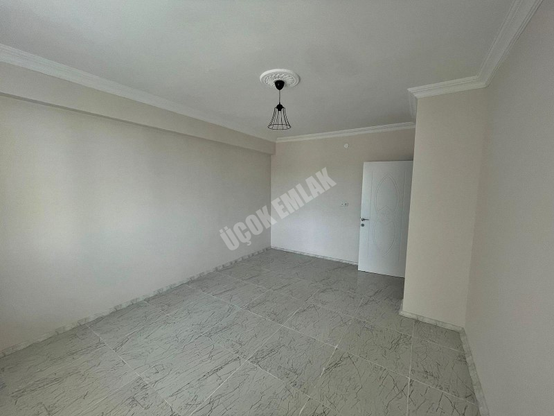 AFYON ÜÇOK EMLAKTAN MAREŞAL F ÇAKMAK MAH SATILIK 3+1 LÜX DAİRE