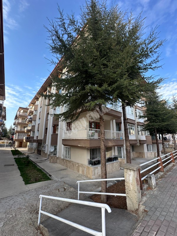 AFYON ÜÇOK EMLAKTAN HARBİŞ KOCATEPE MAH KİRALIK 3+1 TEMİZ BAKIMLI DAİRE