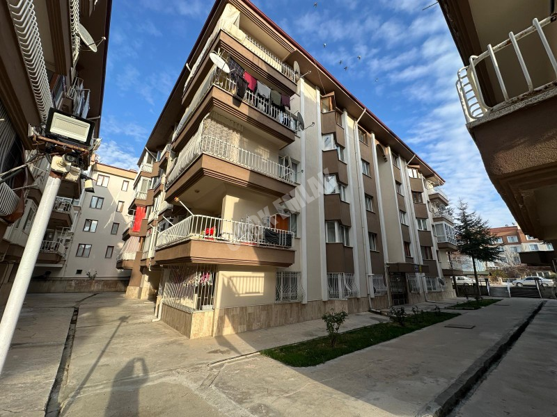AFYON ÜÇOK EMLAKTAN HARBİŞ KOCATEPE MAH KİRALIK 3+1 TEMİZ BAKIMLI DAİRE