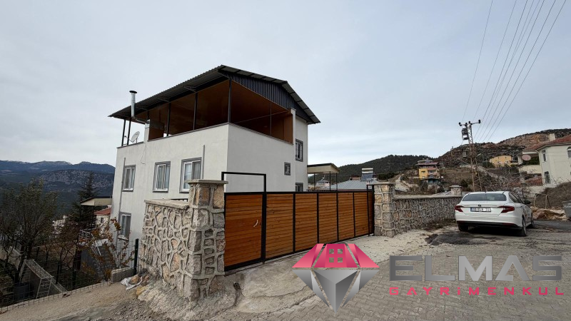 Elmas’tan Yeniköy’de Doğa Manzaralı Verandalı 5+2 Lüks Dubleks