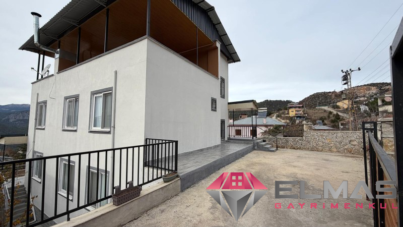 Elmas’tan Yeniköy’de Doğa Manzaralı Verandalı 5+2 Lüks Dubleks