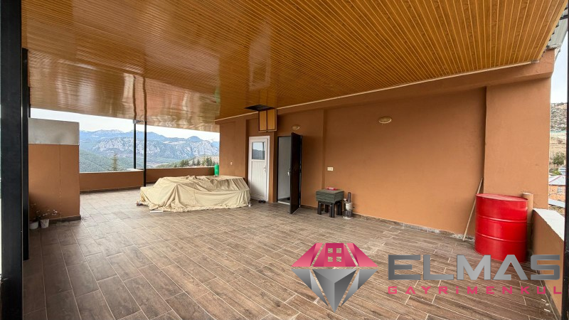 Elmas’tan Yeniköy’de Doğa Manzaralı Verandalı 5+2 Lüks Dubleks