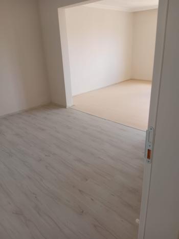 GÜVENAY - ÇORUM BUHARAEVLER DEVLET BAHÇELİ OKULU CİVARI 2+1 ACİL SATILIK DAİRE 