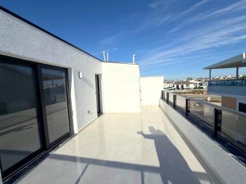 Didim'de Liman Yoluna Yakın 3+1 Sıfır Villa