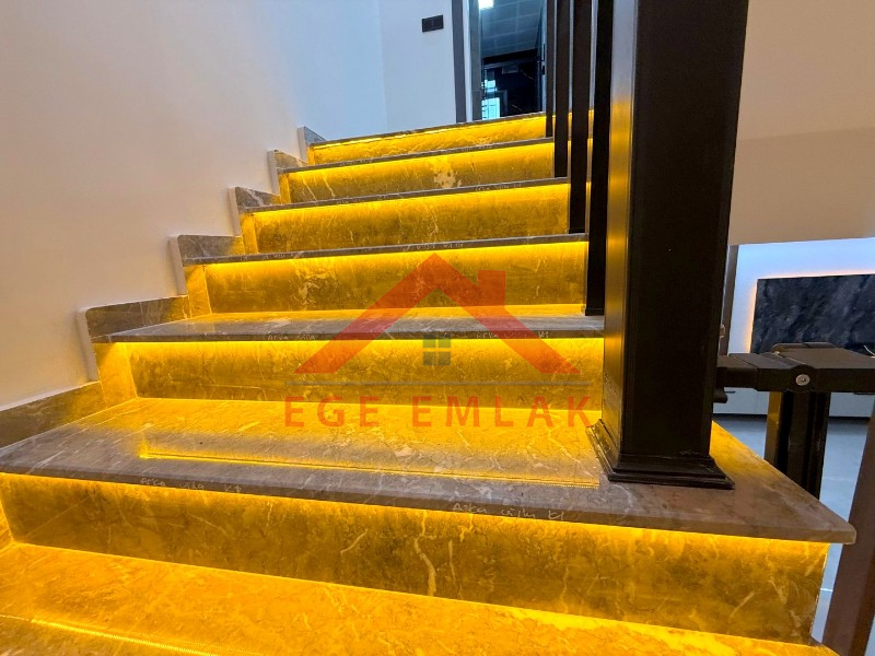 Didim'de Liman Yoluna Yakın 3+1 Sıfır Villa