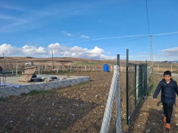 GÜVENAY - ÇORUM TATAR KÖYÜNDE 500 M2 HOBİ BAHÇESİ