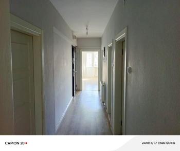 MUDANYA ÖMERBEY'DE  İÇİ KOMPLE YENİLENMİŞ ARA KAT 2+1 DAİRE