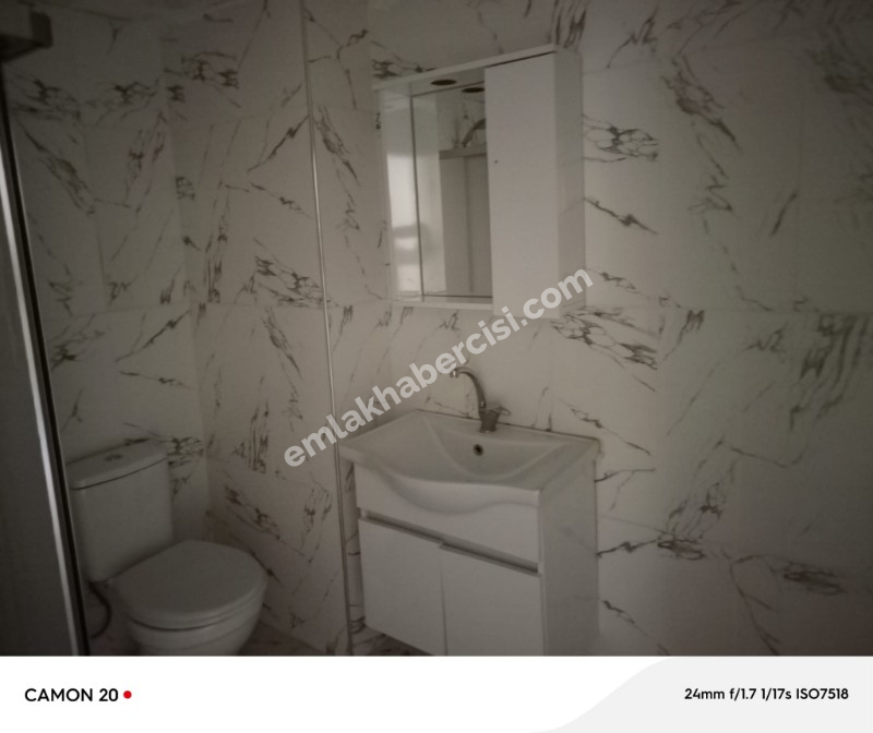 MUDANYA ÖMERBEY'DE  İÇİ KOMPLE YENİLENMİŞ ARA KAT 2+1 DAİRE