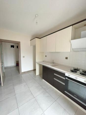  AFYON ÜÇOK EMLAKTAN DÖRTYOL MAH SADIKBEY TOKİDE KİRALIK  2+1 85M² TEMİZ BAKIMLI DAİRE 